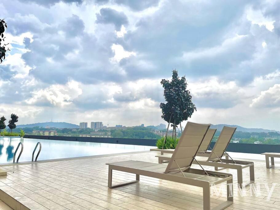 Netizen Balcony View Mrt 4-5pax #17 Apartment